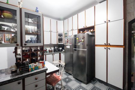 Casa para alugar com 300m², 6 quartos e 2 vagasCasa 2 - Cozinha 