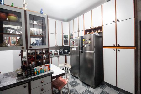 Casa para alugar com 300m², 6 quartos e 2 vagasCasa 2 - Cozinha 