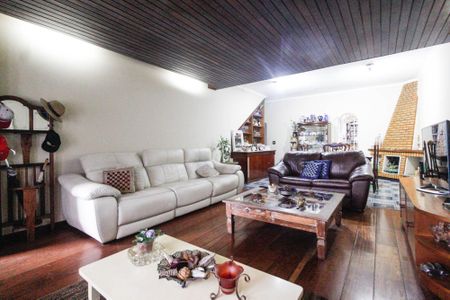 Casa para alugar com 300m², 6 quartos e 2 vagasCasa 2 - Sala 