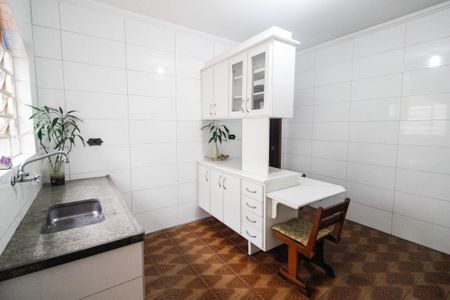 Casa para alugar com 300m², 6 quartos e 2 vagasCasa - cozinha