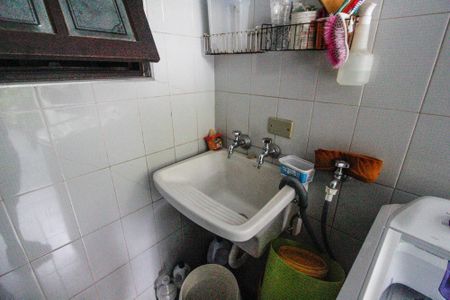 Casa para alugar com 300m², 6 quartos e 2 vagasCasa 2 - Área de Serviço 