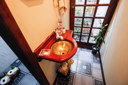 Casa para alugar com 300m², 6 quartos e 2 vagascasa 2 - Lavabo 