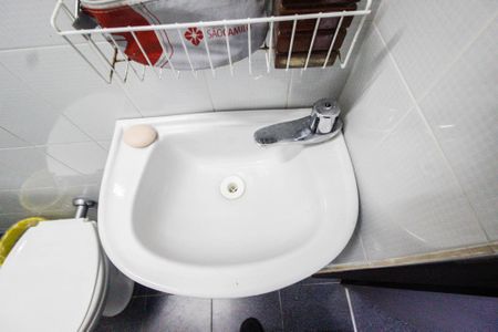 Casa para alugar com 300m², 6 quartos e 2 vagasCasa 2 -Banheiro de serviço