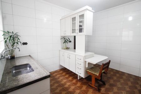 Casa para alugar com 300m², 6 quartos e 2 vagasCasa - cozinha