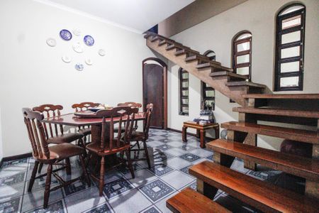 Casa para alugar com 300m², 6 quartos e 2 vagasCasa 2 - Sala de estar