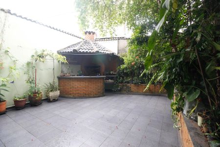 Casa para alugar com 300m², 6 quartos e 2 vagasCasa 2 - Área comum