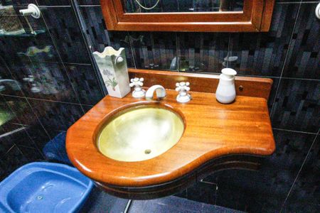 Casa para alugar com 300m², 6 quartos e 2 vagasCasa 2 - Banheiro da Suíte 2