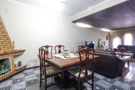 Casa para alugar com 300m², 6 quartos e 2 vagasCasa 2 - Sala de estar