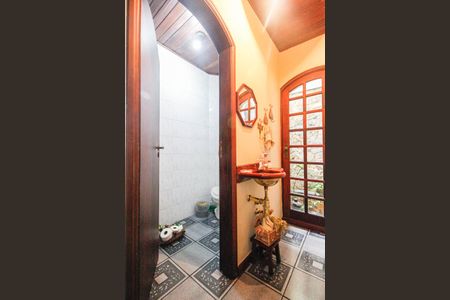 Casa para alugar com 300m², 6 quartos e 2 vagascasa 2 - Lavabo 