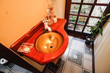 Casa para alugar com 300m², 6 quartos e 2 vagascasa 2 - Lavabo 