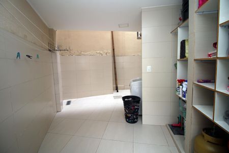 Casa à venda com 99m², 2 quartos e 1 vagaÁrea de Serviço