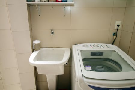 Casa à venda com 99m², 2 quartos e 1 vagaÁrea de Serviço