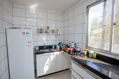 Apartamento à venda com 45m², 2 quartos e sem vagaCozinha e Área de Serviço