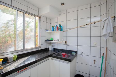 Apartamento à venda com 45m², 2 quartos e sem vagaCozinha e Área de Serviço