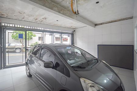 Casa à venda com 250m², 2 quartos e 2 vagas Casa à venda com 250m², 2 quartos e 2 vagasGaragem