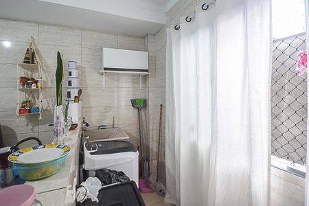 Casa à venda com 250m², 2 quartos e 2 vagas Casa à venda com 250m², 2 quartos e 2 vagasEdícula 2