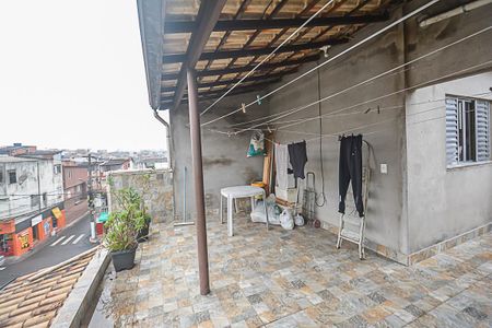 Casa à venda com 250m², 2 quartos e 2 vagas Casa à venda com 250m², 2 quartos e 2 vagasQuintal