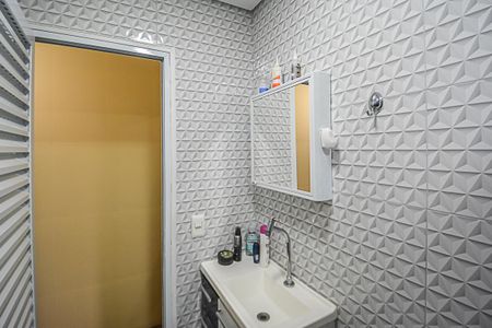 Casa à venda com 250m², 2 quartos e 2 vagas Casa à venda com 250m², 2 quartos e 2 vagasBanheiro