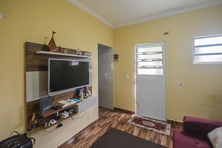 Casa à venda com 250m², 2 quartos e 2 vagas Casa à venda com 250m², 2 quartos e 2 vagasSala