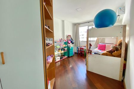 Apartamento à venda com 185m², 4 quartos e 3 vagasQuarto 4