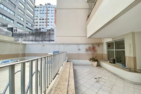 Apartamento à venda com 185m², 4 quartos e 3 vagasÁrea comum piscina 
