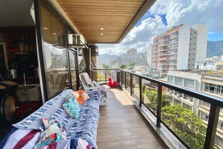 Apartamento à venda com 185m², 4 quartos e 3 vagasVaranda 