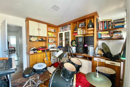 Apartamento à venda com 185m², 4 quartos e 3 vagasQuarto 2