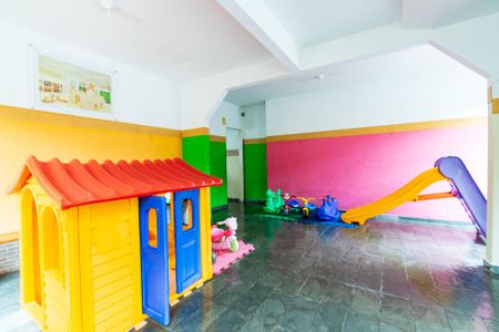 Apartamento à venda com 63m², 2 quartos e 1 vaga Apartamento à venda com 63m², 2 quartos e 1 vagaÁrea comum - Playground