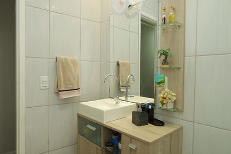 Casa à venda com 97m², 3 quartos e 2 vagasBanheiro 2