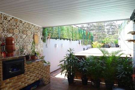 Casa à venda com 97m², 3 quartos e 2 vagasÁrea de Lazer - Churrasqueira e piscina