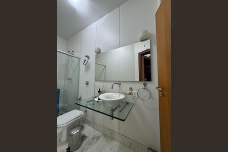 Casa à venda com 348m², 4 quartos e 5 vagasBanheiro