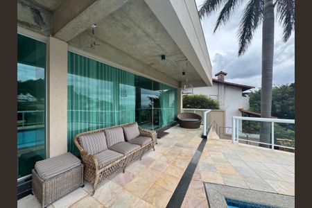 Casa à venda com 348m², 4 quartos e 5 vagasVaranda