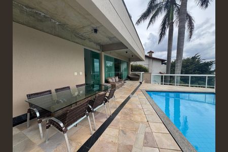 Casa à venda com 348m², 4 quartos e 5 vagasPiscina