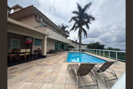 Casa à venda com 348m², 4 quartos e 5 vagasPiscina