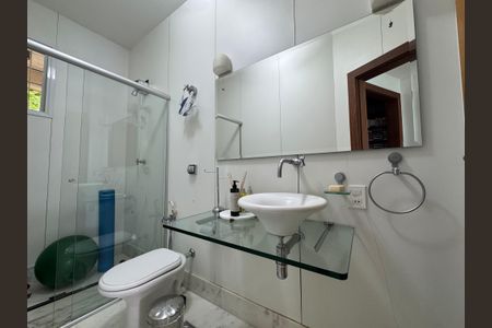 Casa à venda com 348m², 4 quartos e 5 vagasBanheiro