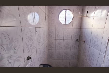 Banheiro de kitnet/studio para alugar com 1 quarto, 38m² em Irajá, Rio de Janeiro