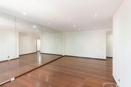 Apartamento à venda com 121m², 2 quartos e 1 vagaSala