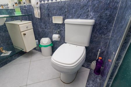 Apartamento à venda com 64m², 3 quartos e 1 vaga Apartamento à venda com 64m², 3 quartos e 1 vagaBanheiro Social