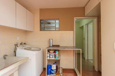 Casa à venda com 151m², 5 quartos e 3 vagas Casa à venda com 151m², 5 quartos e 3 vagasÁrea de Serviço