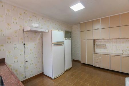 Casa à venda com 151m², 5 quartos e 3 vagas Casa à venda com 151m², 5 quartos e 3 vagasCozinha