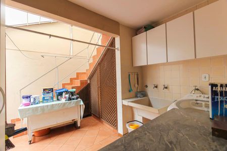 Casa à venda com 151m², 5 quartos e 3 vagas Casa à venda com 151m², 5 quartos e 3 vagasÁrea de Serviço