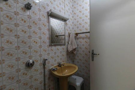 Casa à venda com 151m², 5 quartos e 3 vagas Casa à venda com 151m², 5 quartos e 3 vagasBanheiro de Serviço