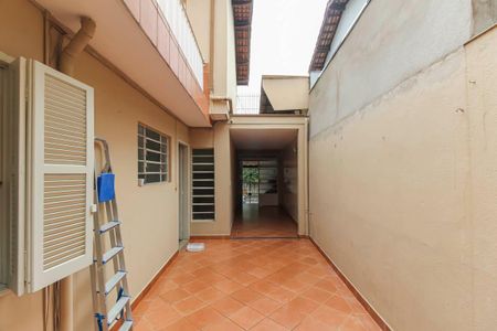 Casa à venda com 151m², 5 quartos e 3 vagas Casa à venda com 151m², 5 quartos e 3 vagasCorredor
