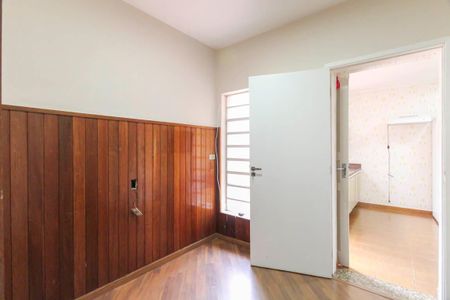 Casa à venda com 151m², 5 quartos e 3 vagas Casa à venda com 151m², 5 quartos e 3 vagasEscritorio