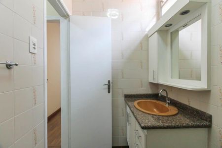 Casa à venda com 151m², 5 quartos e 3 vagas Casa à venda com 151m², 5 quartos e 3 vagasBanheiro