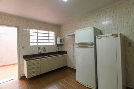 Casa à venda com 151m², 5 quartos e 3 vagas Casa à venda com 151m², 5 quartos e 3 vagasCozinha