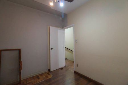 Casa à venda com 151m², 5 quartos e 3 vagas Casa à venda com 151m², 5 quartos e 3 vagasQuarto 2