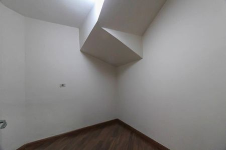 Casa à venda com 151m², 5 quartos e 3 vagas Casa à venda com 151m², 5 quartos e 3 vagasQuarto 4