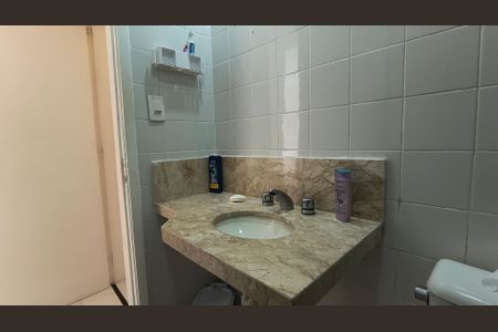 Apartamento para alugar com 90m², 2 quartos e 1 vaga Apartamento para alugar com 90m², 2 quartos e 1 vagaBanheiro da Suíte
