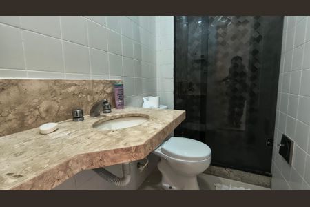 Apartamento para alugar com 90m², 2 quartos e 1 vaga Apartamento para alugar com 90m², 2 quartos e 1 vagaBanheiro da Suíte